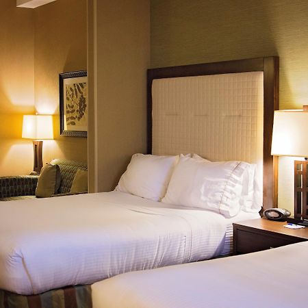 Holiday Inn Express & Suites Logan By Ihg Ngoại thất bức ảnh