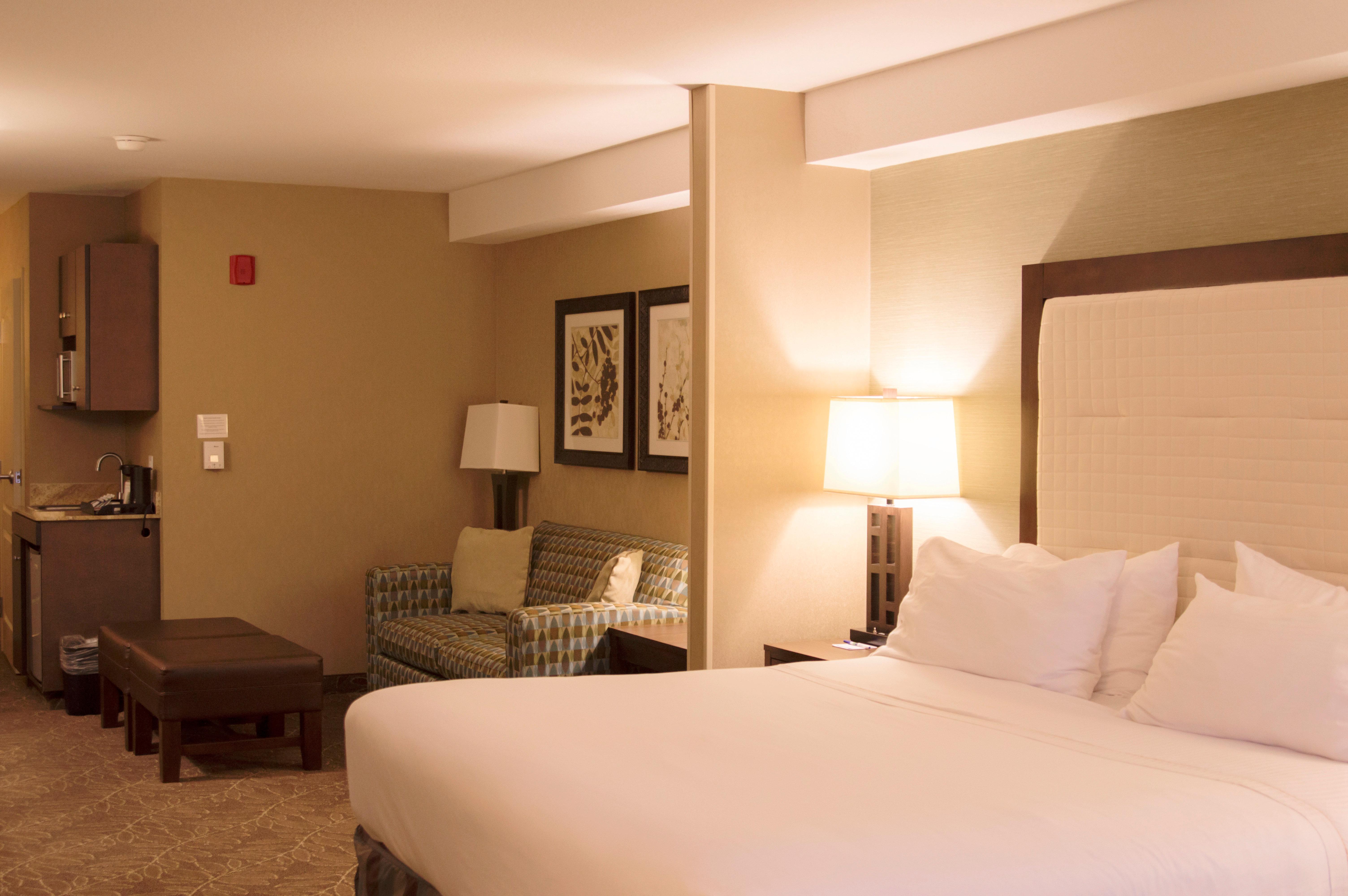 Holiday Inn Express & Suites Logan By Ihg Ngoại thất bức ảnh