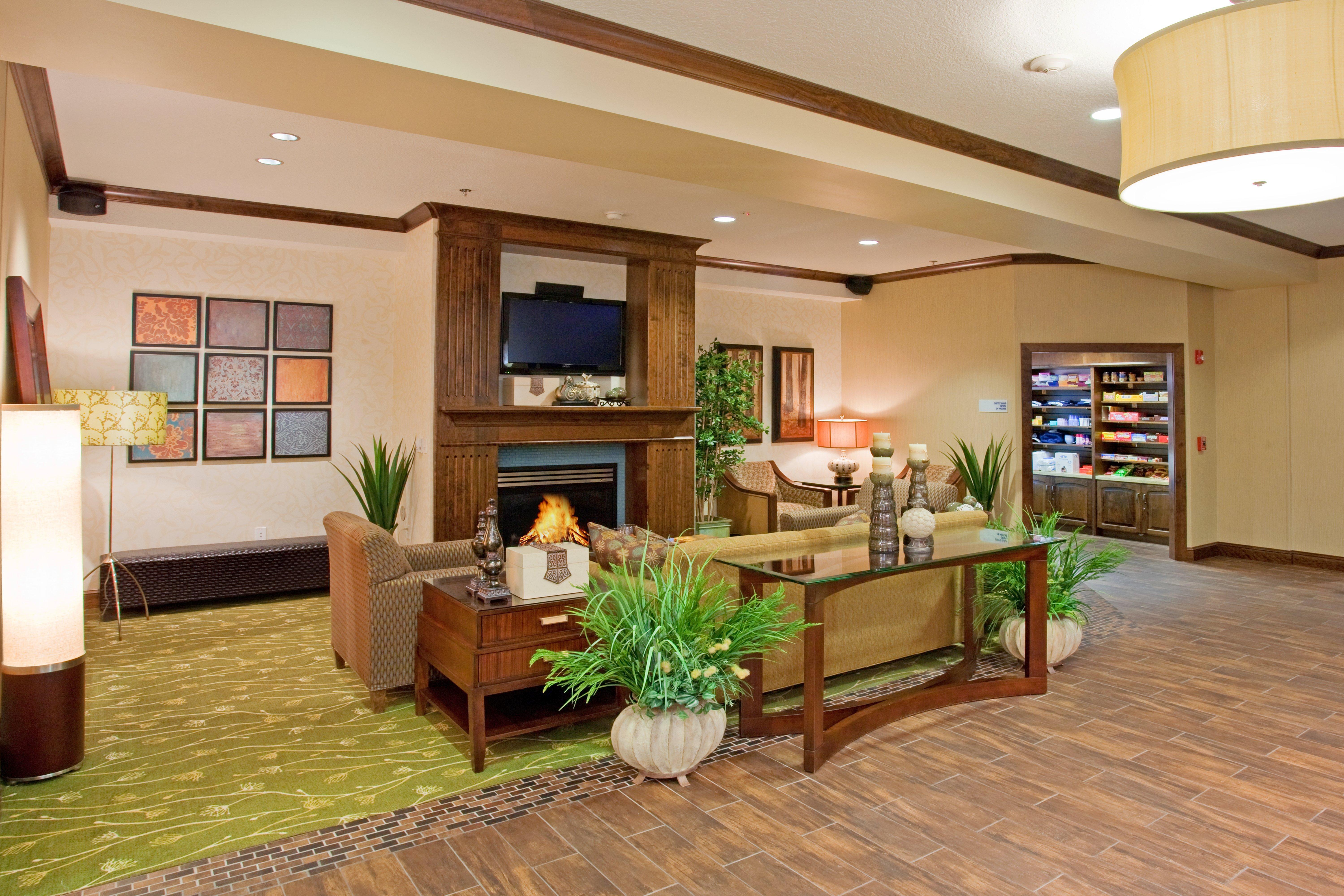 Holiday Inn Express & Suites Logan By Ihg Ngoại thất bức ảnh