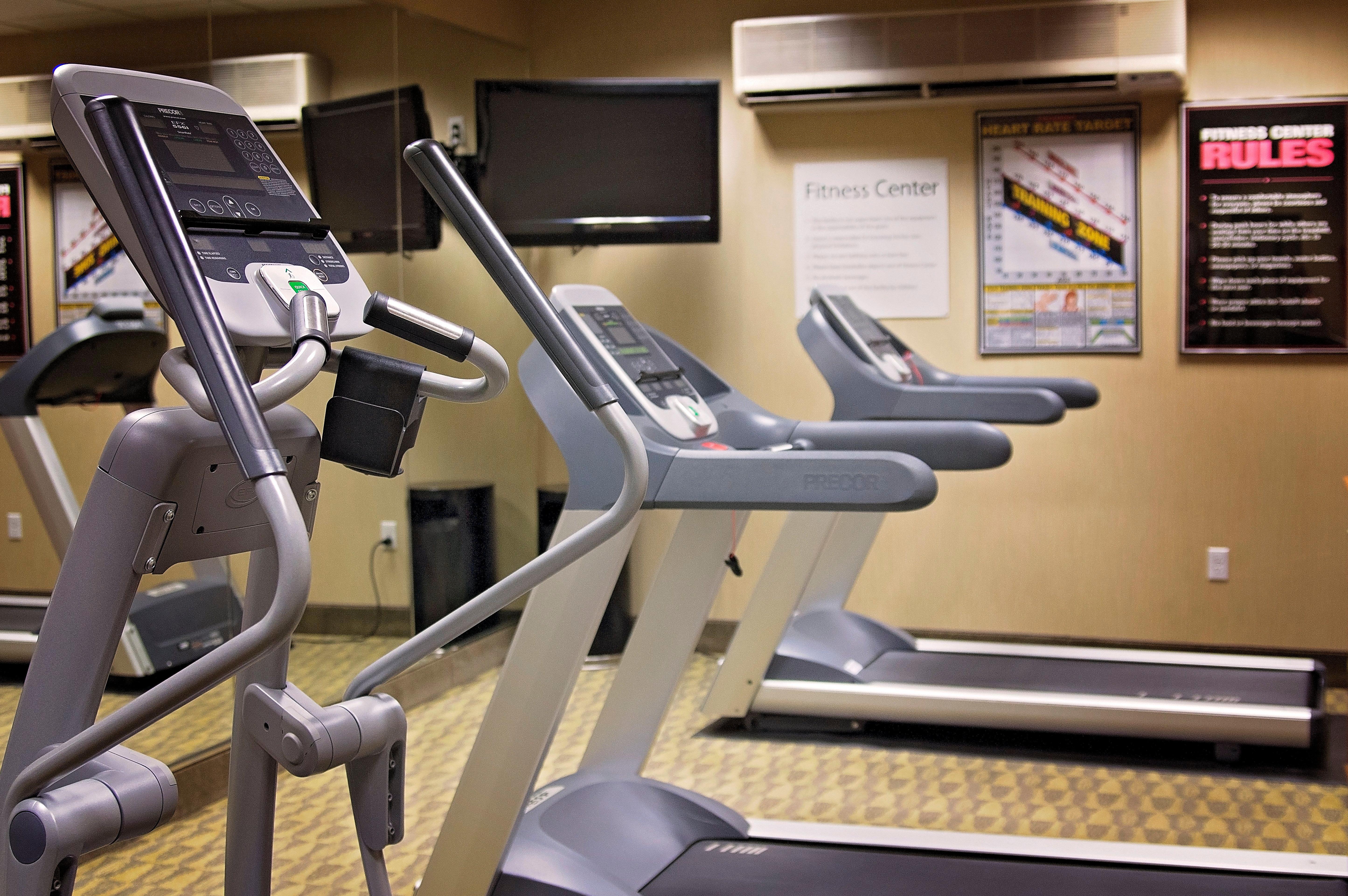 Holiday Inn Express & Suites Logan By Ihg Ngoại thất bức ảnh